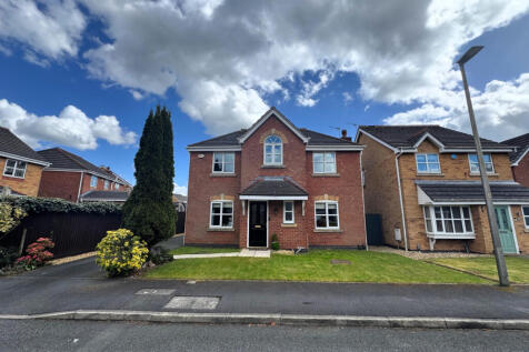 4 bed detached house for sale Shelburne Drive, Hi