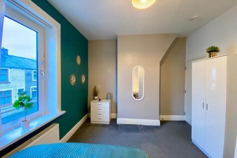 145 Cleaver Street Rm 2  (8).jpeg