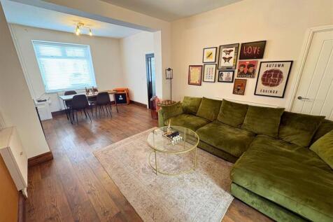 Lounge c (edit).jpg