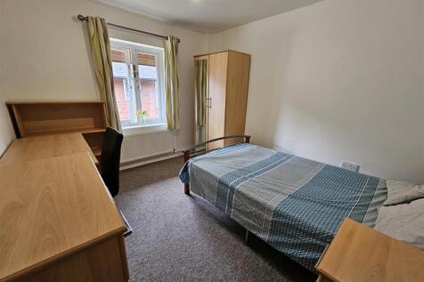 Flat 5 Room 1 A.jpg