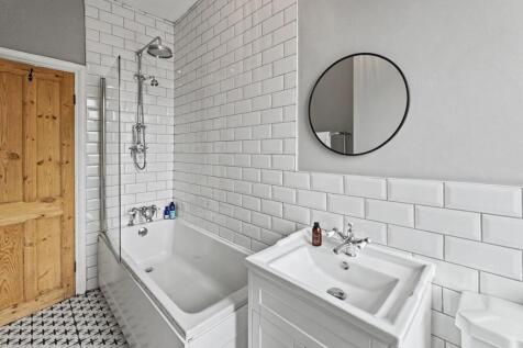 2 bed, 1 bath Terraced in Manchester - Photo 15