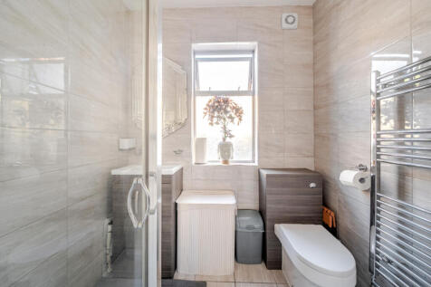 1372336-10-68fb6c...