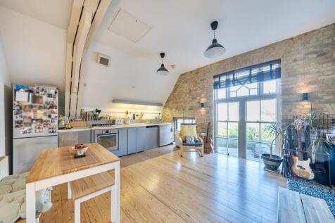Reception/Kitchen