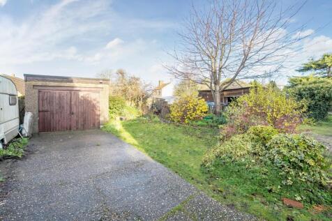 REAR GARDEN &amp; GARAGE.jpg