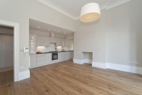 Kitchen / Lounge