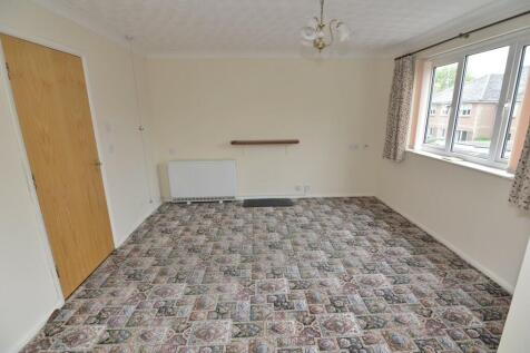 Lounge from kitch...