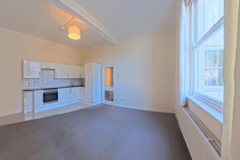 Lounge/Kitchen