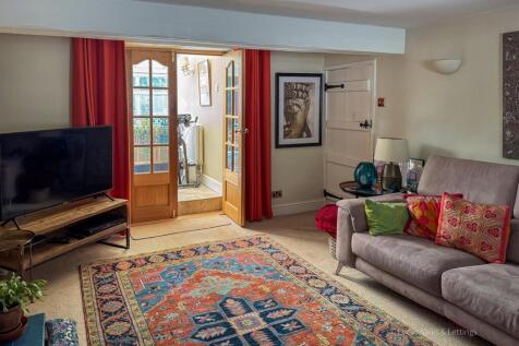 14 Church St Isham-15.jpg