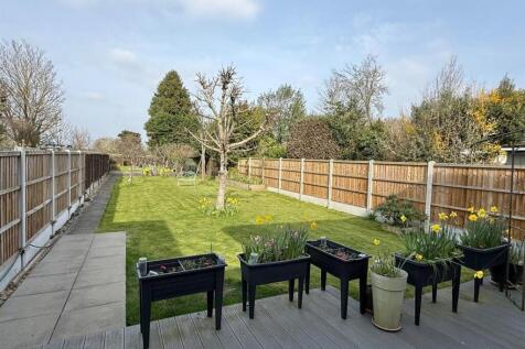 3 Oliver Road - Garden.jpg