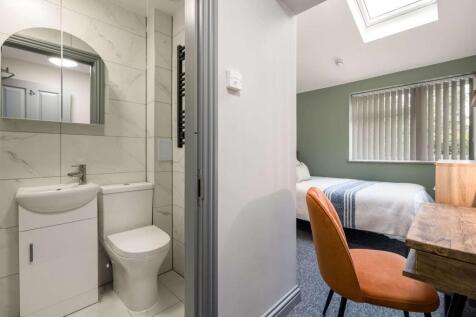 Room 4 (2).jpg