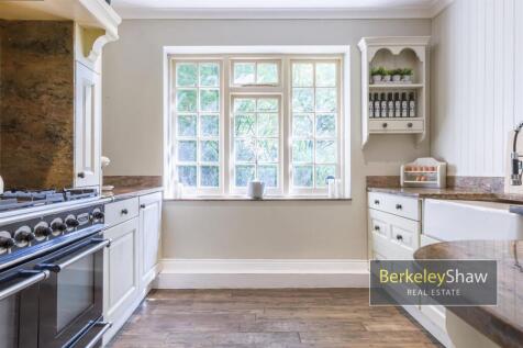 Sycamore Avenue Crosby L23