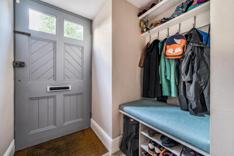 1370362-4-68ffa6e...