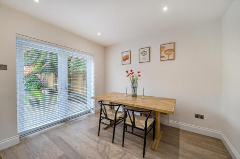 1371005-15-68f62a...