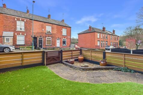 CAM03729G0-PR0232-STILL035