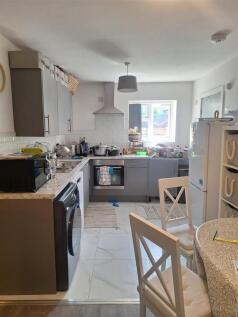 Kitchen Dinng Area.jpg