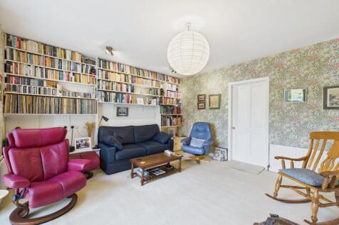 CAM04201G0-PR0106-STILL007