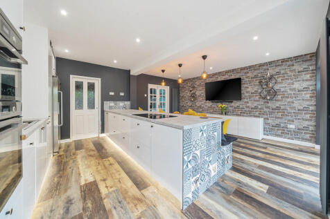 1343927-5-68a5f1a...