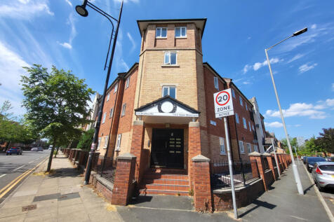 3 Bedroom Flat in M15 5TP