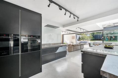 CHAPEL WAY, 102 (9).jpg