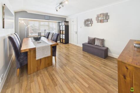 Presented by Clinton at EweMove Bexleyheath and Da