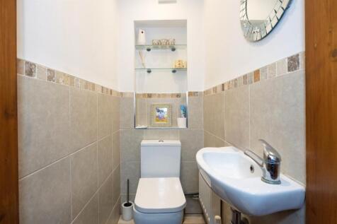 Downstairs toilet SAPL6080.jpg