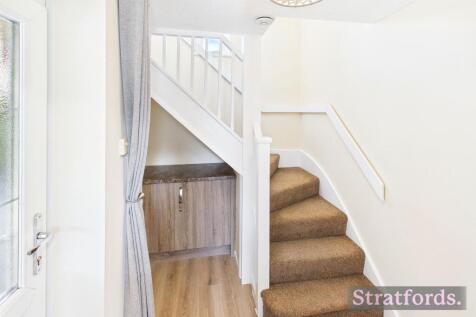 Hexham Gardens, Bletchley, MK3 photo 4
