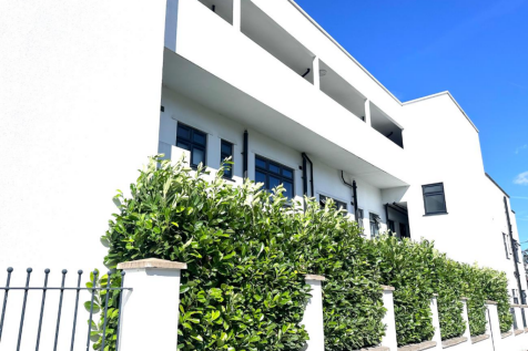 Grovelands Court External