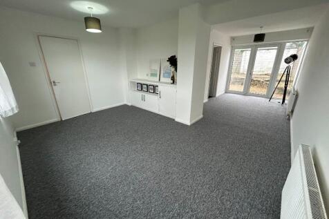 Lounge &amp; Dining Area