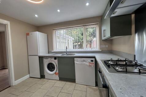Dovecote Close, Wolverhampton photo 3