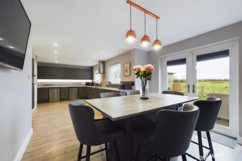 CAM03218G0-PR0104-STILL007