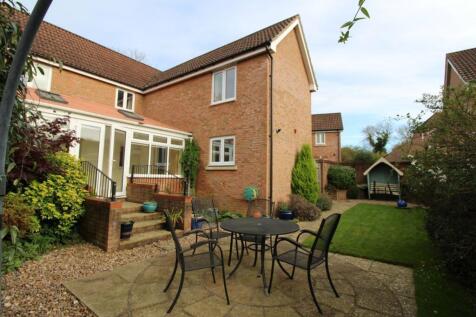 Orchard Close, Burgess Hill, RH15 photo 4