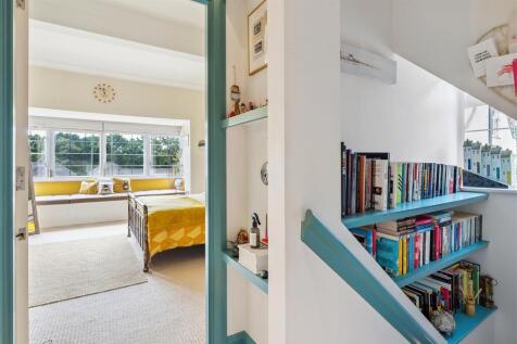 first floor hallway.jpeg