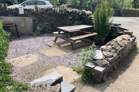 Gravelled Seating Area.jpg