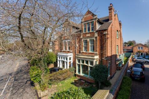 41 Headlands, Kettering-4.jpg