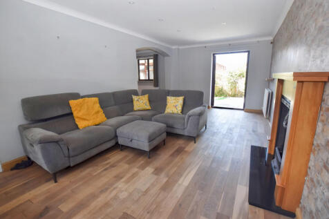 Lounge 4