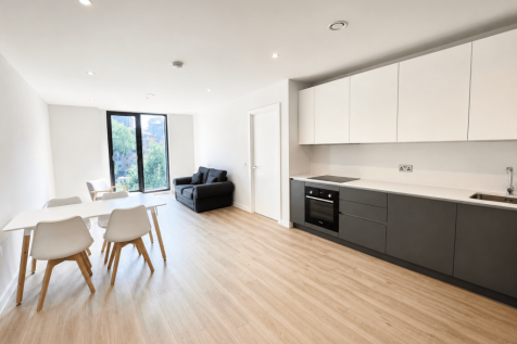 2 bed flat to rent Lakeview Road, London SE27