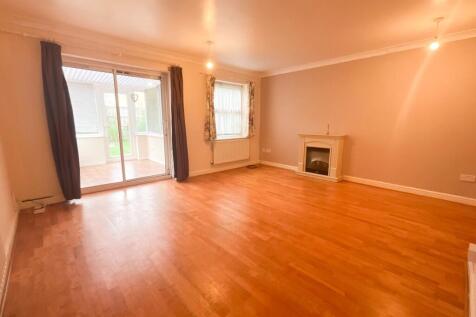 Alexandra Road, Great Wakering, Southend-on-Sea photo 3