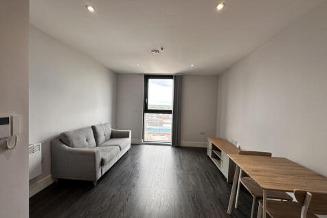 1-bed flat on 6 Cheetham Hill Road,  Manchester, M4, £1,100/mo