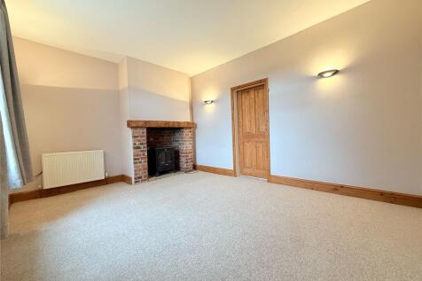 Houses Hill, Huddersfield, HD5 photo 3
