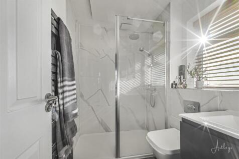 Ensuite shower room