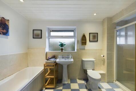 CAM02313G0-PR0064-STILL024