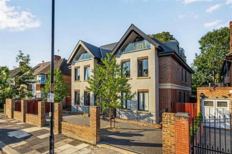 Flat 8 , 19 Creswick Road-2.jpg
