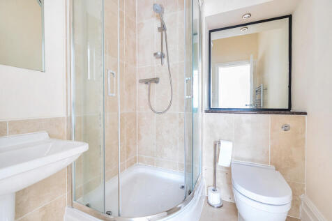 Bedroom Two En Su...