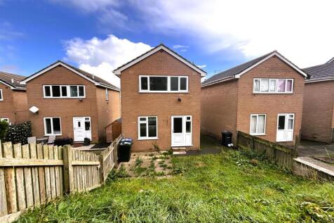 Bradford, BD10 - property photo
