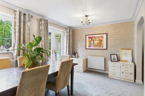 CAM03729G0-PR0110-STILL005