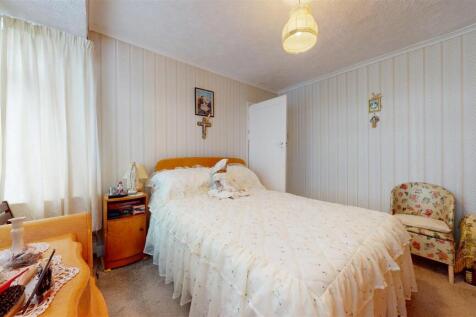 Queens Drive Bedroom