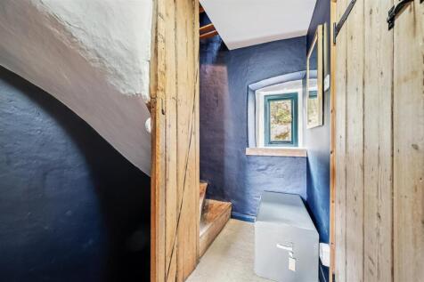 First floor landing.jpg