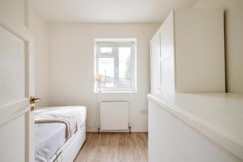 Deer Leap Grove, E4