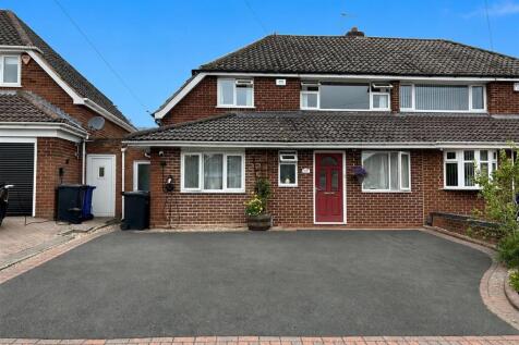 Foxlea Road Hayley Green 1.jpg