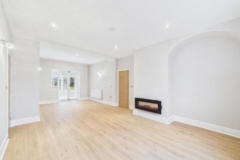 Living/Dining Area